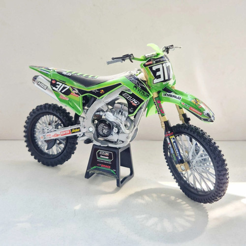 New ray toys kawasaki - ray,